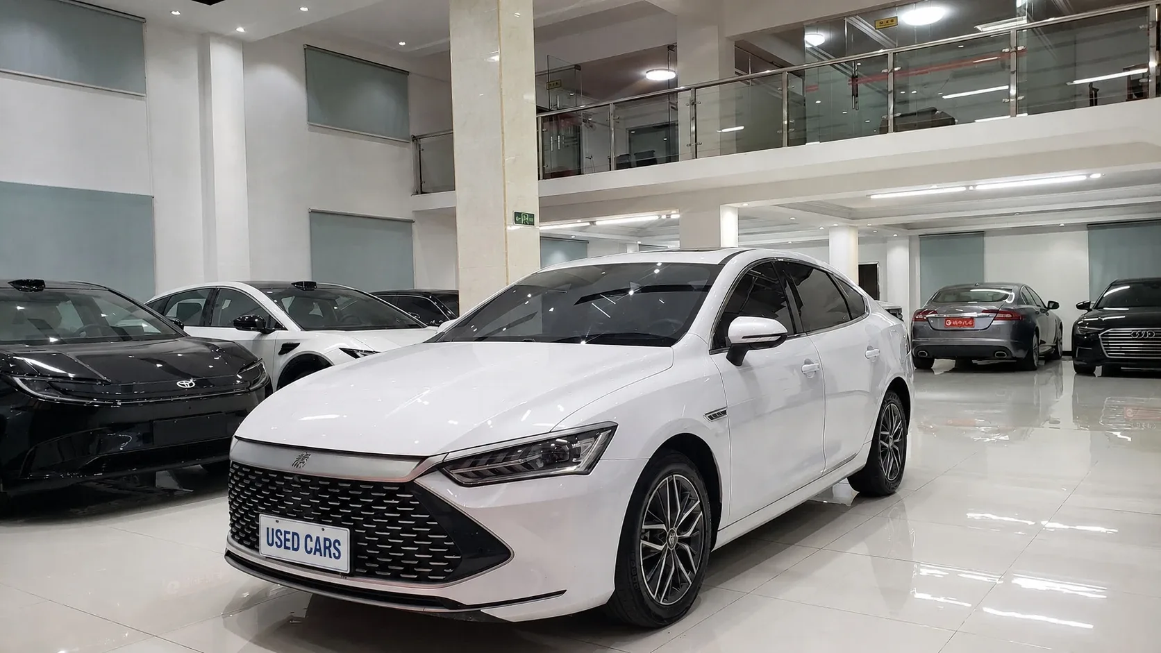 2023 BYD Qin PLUS Champion Edition DM-i 55 km Beyond Edition used Sedan for export from China - photo 1