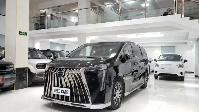 2025 GAC Trumpchi E9 Super Fast Charge Master used MPV for export from China - photo 1