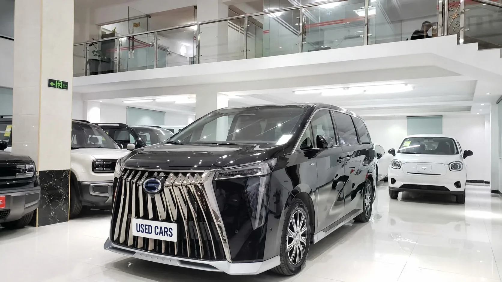 2025 GAC Trumpchi E9 Super Fast Charge Master used MPV for export from China - photo 1