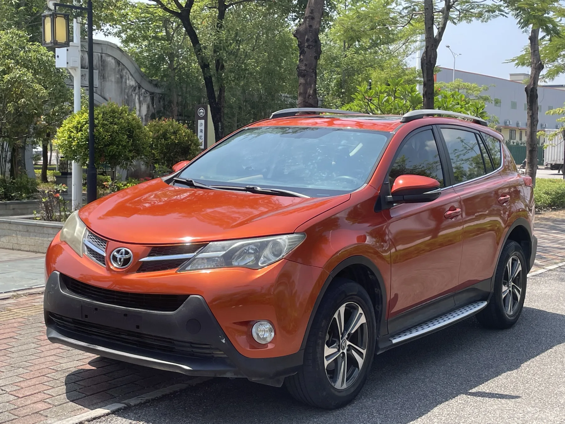 2016 Toyota RAV4 2.0L CVT FWD Luxury Version used SUV for export from China - photo 1